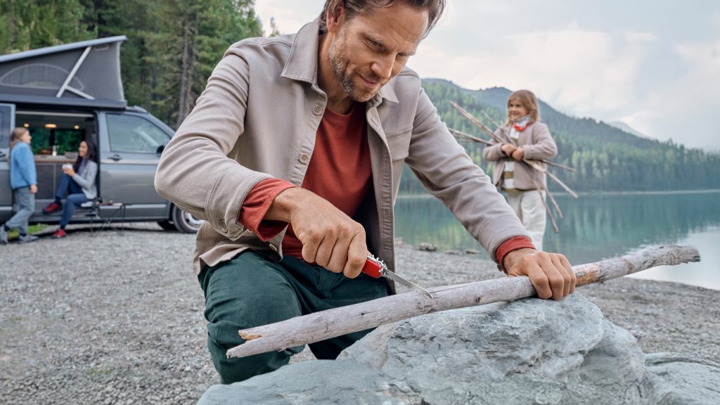 navaja suiza victorinox para campamentos y deportes al aire libre, trekking