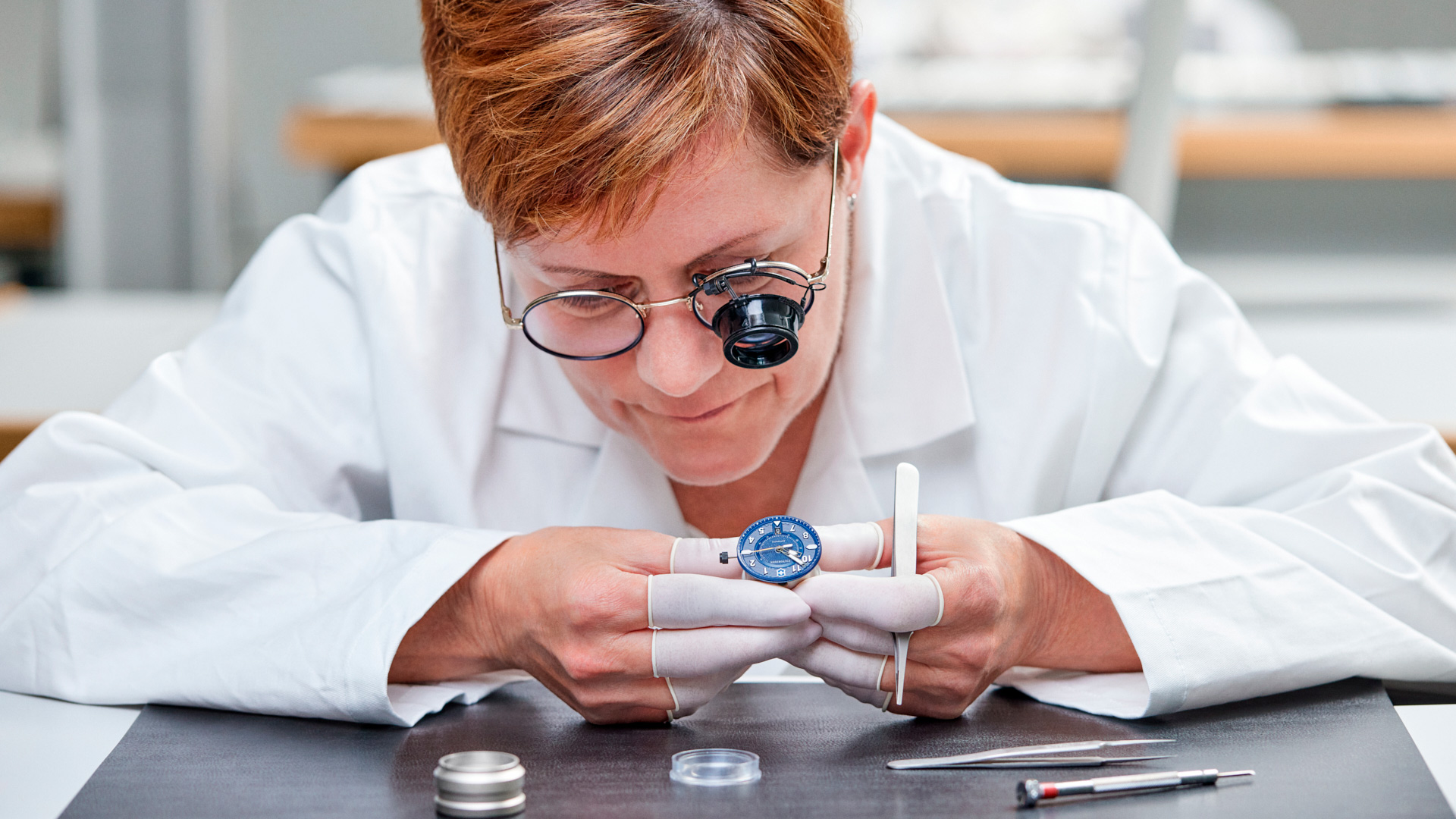 ¿Por qué mi reloj se atrasa y cómo arreglarlo?