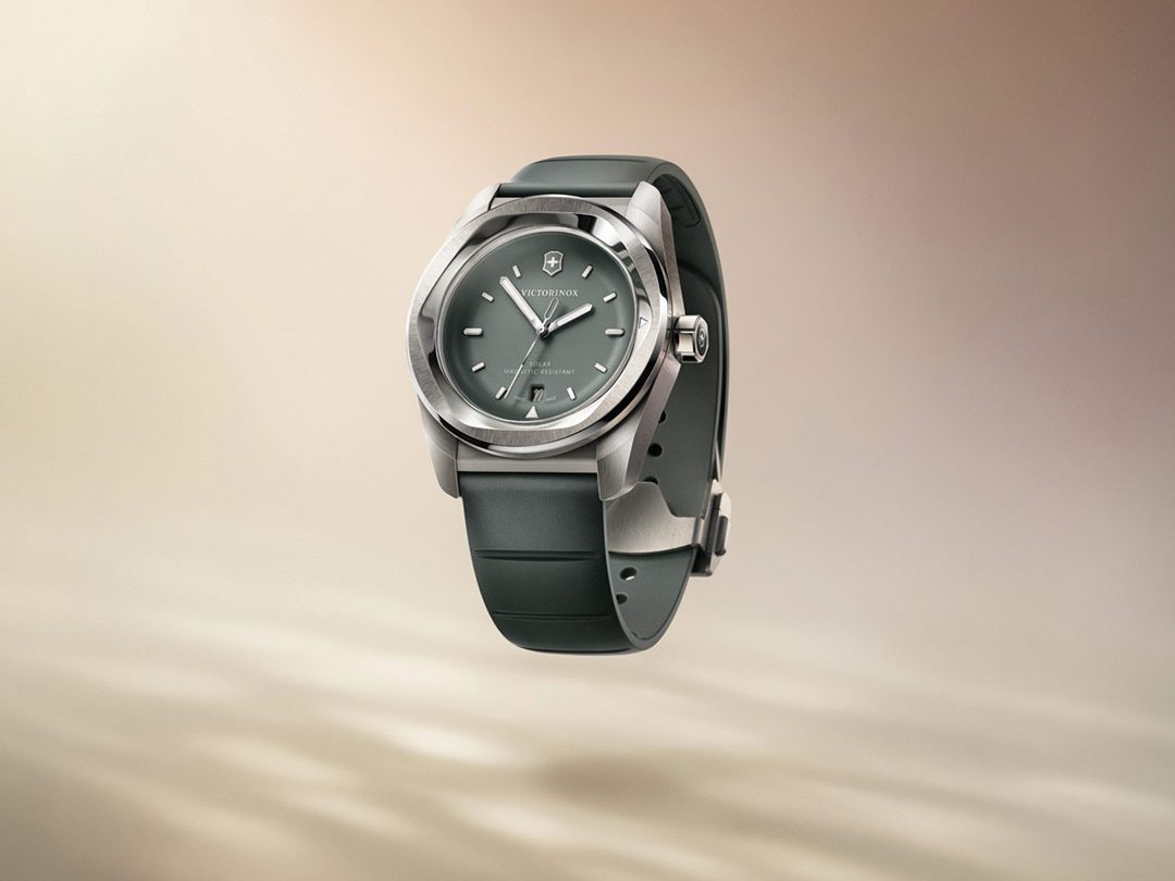 Reloj solar Concept Victorinox para hombre ideal para viajes y uso cotidiano